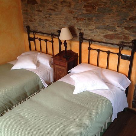 Casa De Aldea El Conceyu Vendégház Navia Kültér fotó