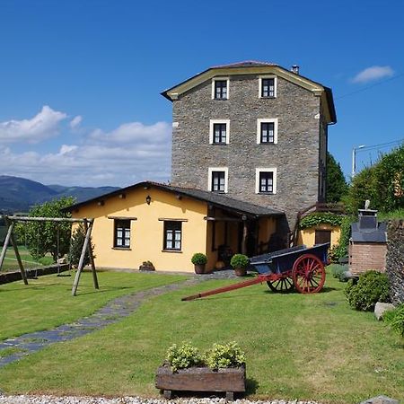 Casa De Aldea El Conceyu Vendégház Navia Kültér fotó